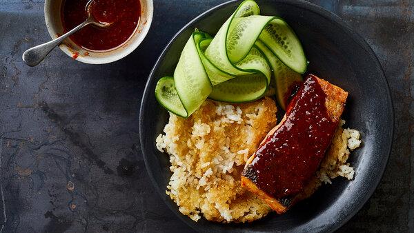 Rezeptbild für Gochugaru-Lachs mit knusprigem Reis